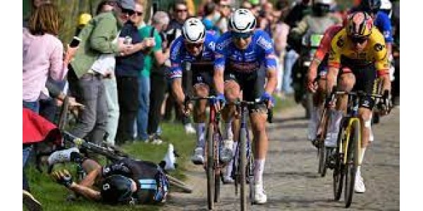 van der Poel gewinnt solo